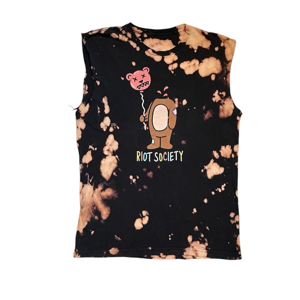 Riot society headless bear holding bear balloon bleach dye tank